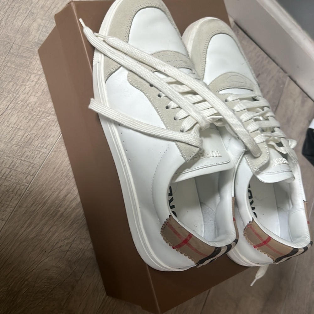 Worn Burberry shoes size 43 European size 9.5 US - Picture 4 of 5